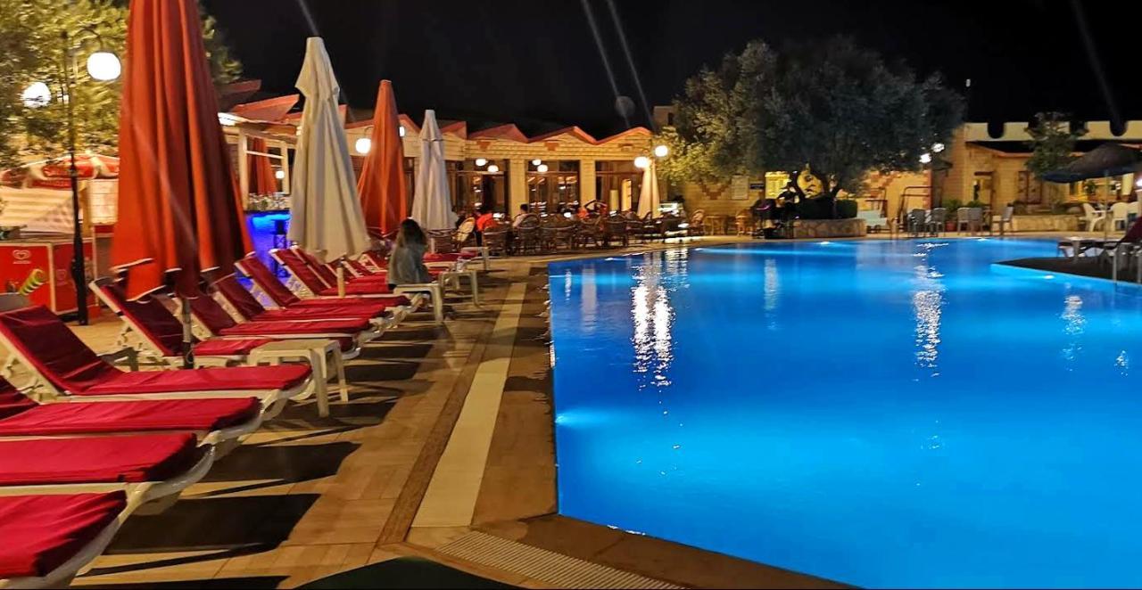 Alize Resort Hotel Yenifoca ภายนอก รูปภาพ