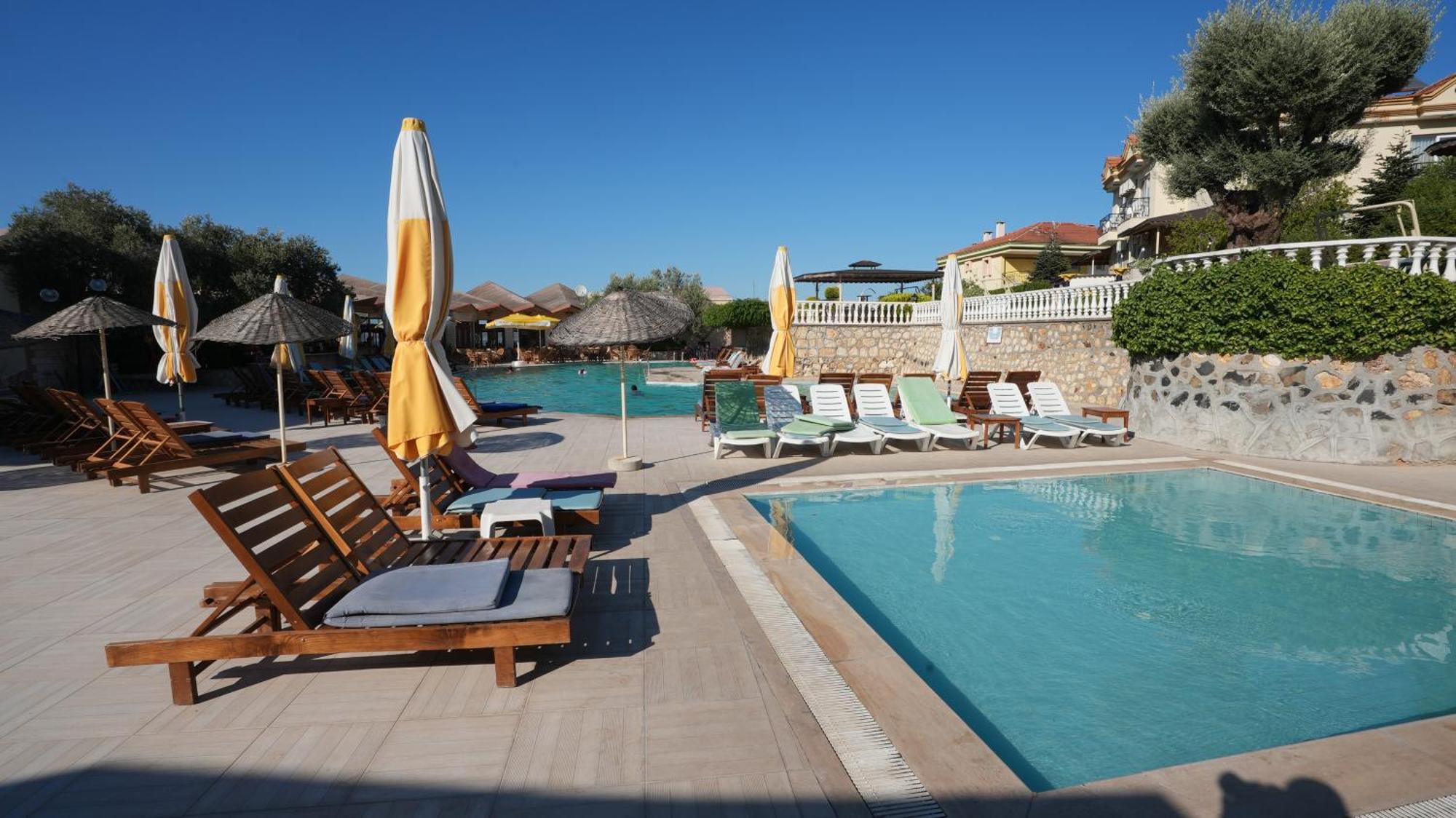 Alize Resort Hotel Yenifoca ภายนอก รูปภาพ